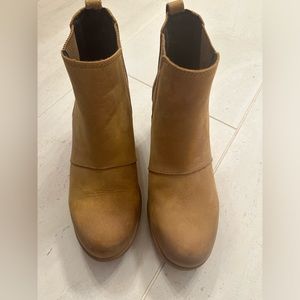Women’s Sz 8 Sorel booties